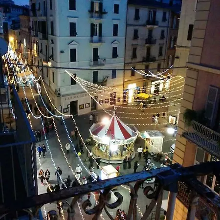 Attico Romantico Nel Centro Storico House Of Poets شقة