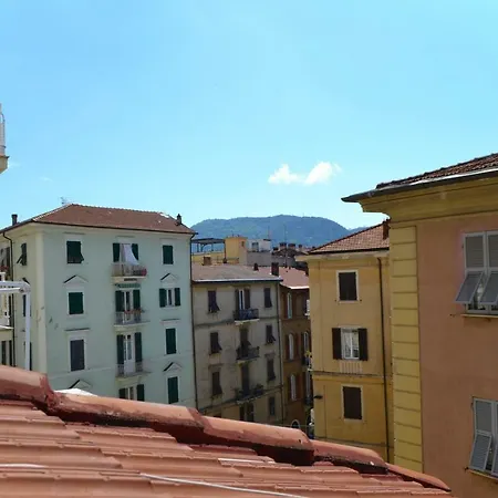 Attico Romantico Nel Centro Storico House Of Poets * Λα Σπέτσια